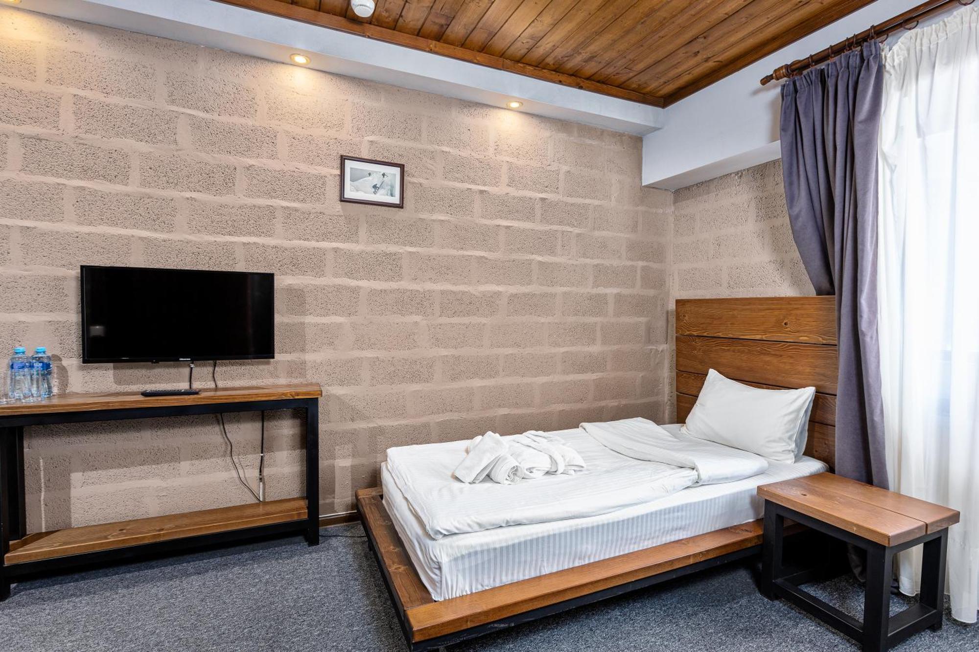 Alpine Lounge Boutique Hotel Kazbegi Chambre photo