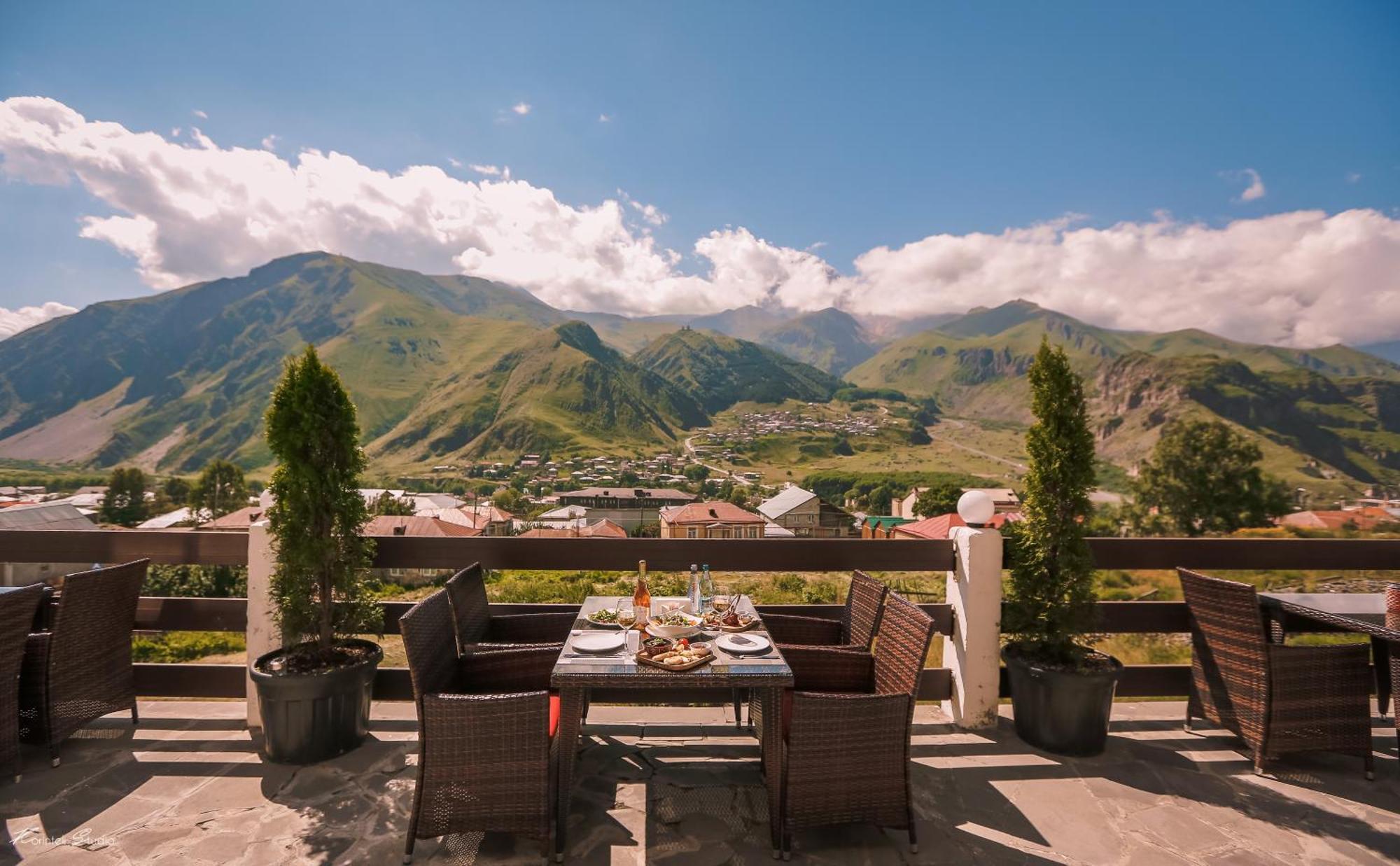Alpine Lounge Boutique Hotel Kazbegi Extérieur photo