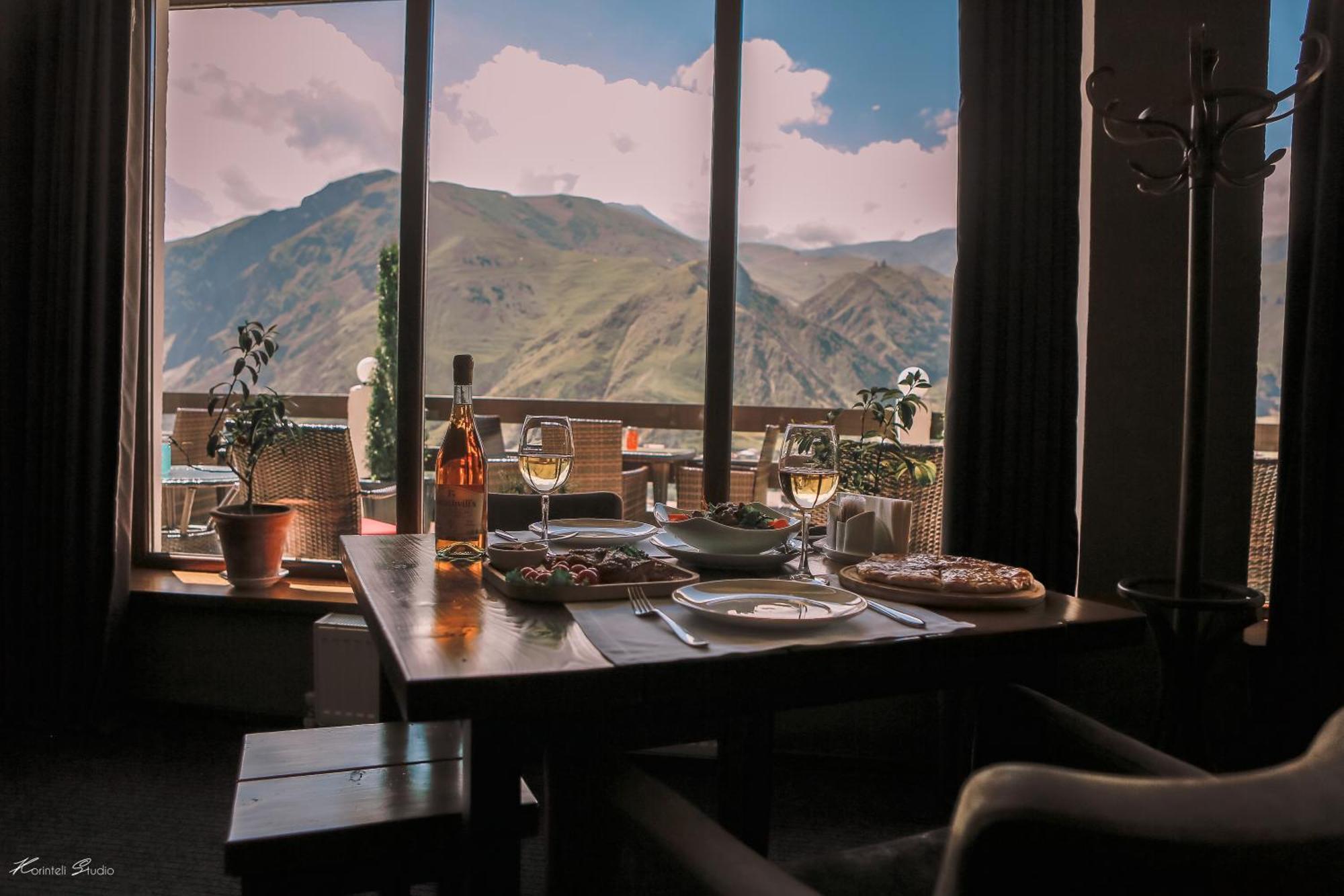 Alpine Lounge Boutique Hotel Kazbegi Extérieur photo