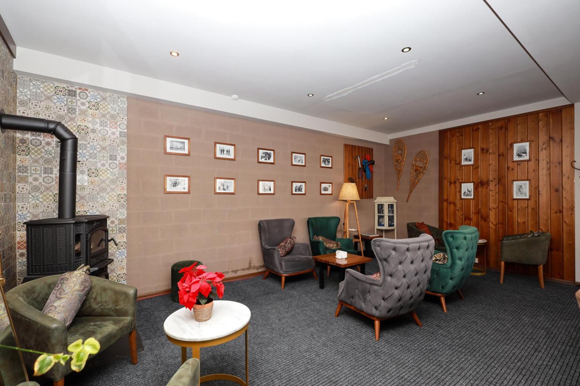 Alpine Lounge Boutique Hotel Kazbegi Extérieur photo